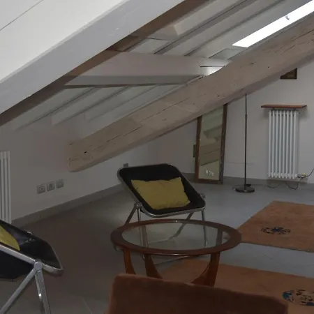 Quiet Roof-top In Apartment Parma